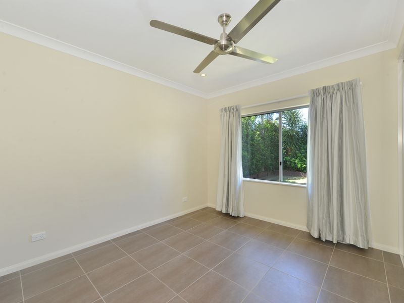9 Springbrook Avenue, Redlynch QLD 4870