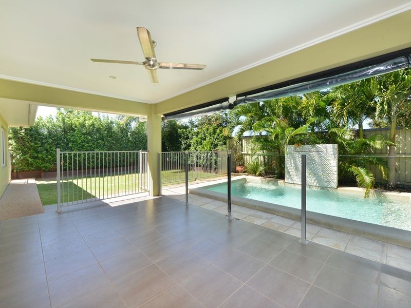 9 Springbrook Avenue, Redlynch QLD 4870