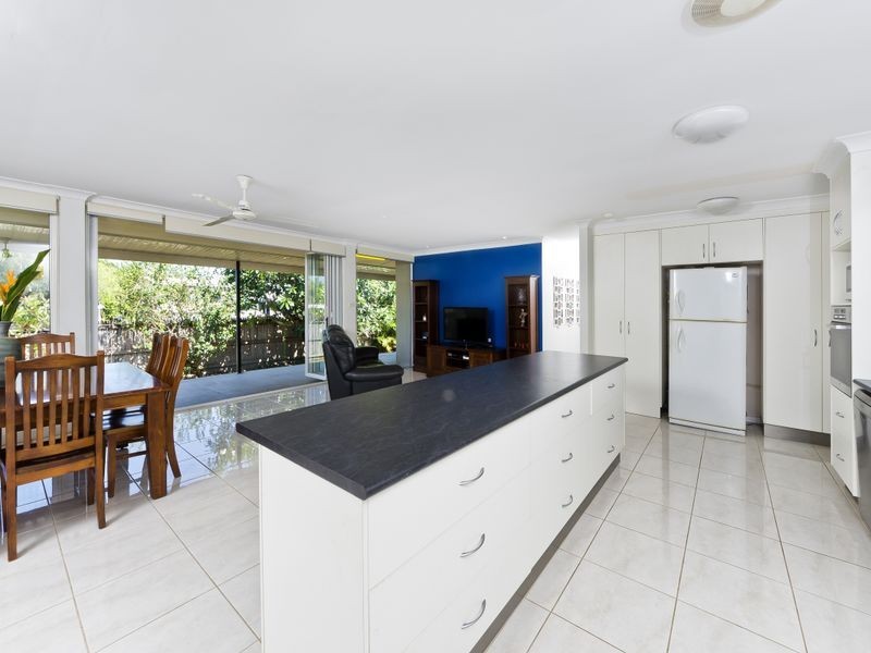 1 Duignan Street, Whitfield QLD 4870