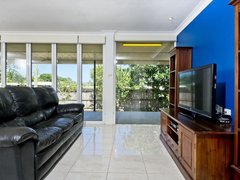 1 Duignan Street, Whitfield QLD 4870