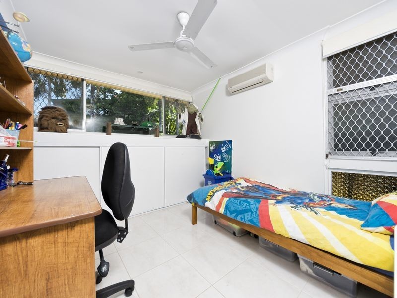 1 Duignan Street, Whitfield QLD 4870