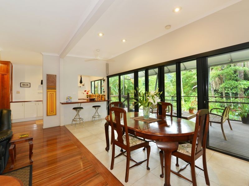 28 McHugh Crescent, Whitfield QLD 4870