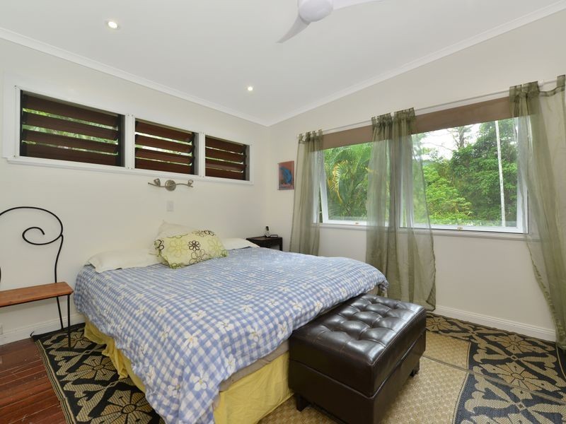 28 McHugh Crescent, Whitfield QLD 4870