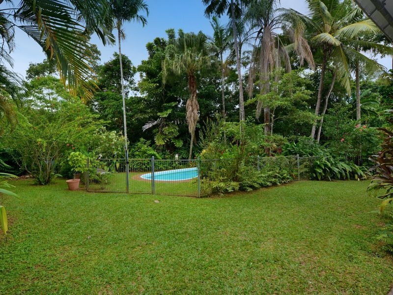 28 McHugh Crescent, Whitfield QLD 4870