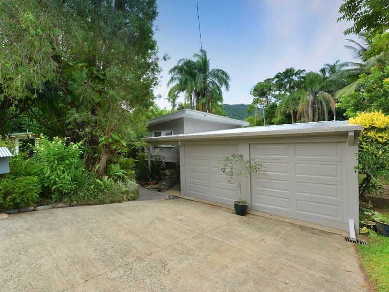 28 McHugh Crescent, Whitfield QLD 4870