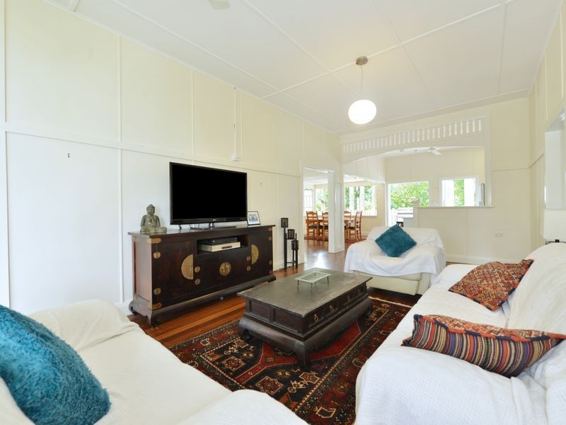 5B Fulton Close, Whitfield QLD 4870