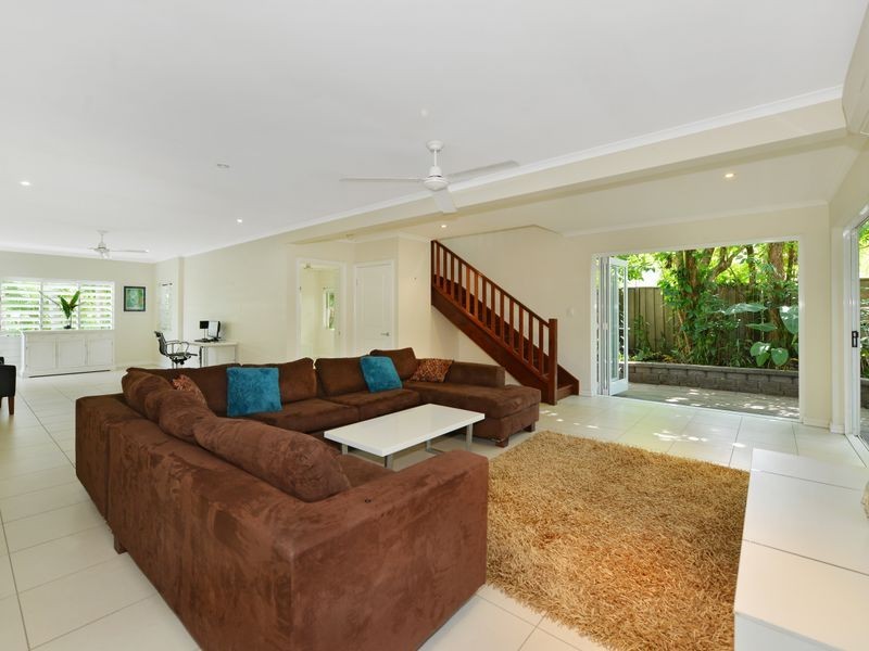 5B Fulton Close, Whitfield QLD 4870