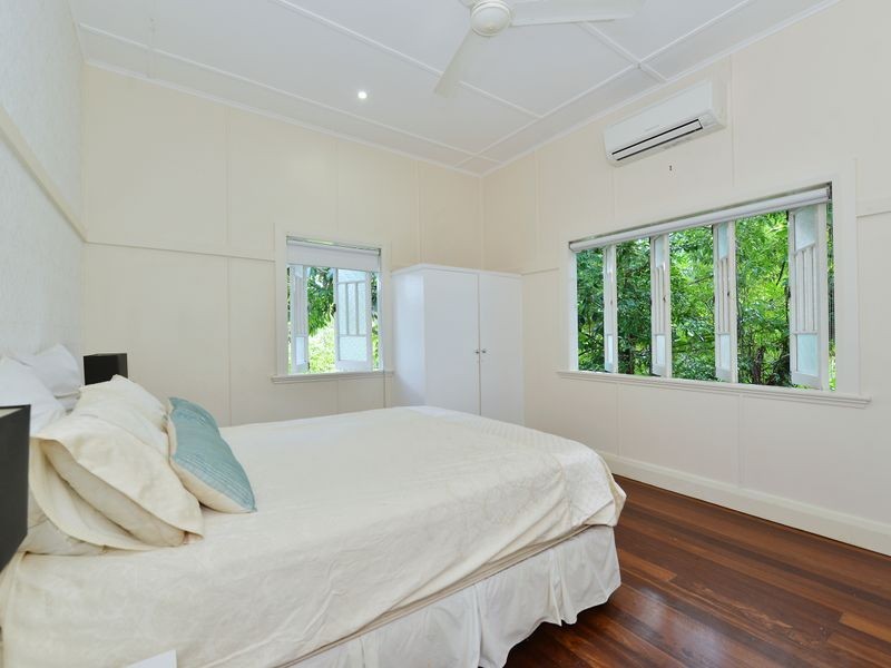 5B Fulton Close, Whitfield QLD 4870