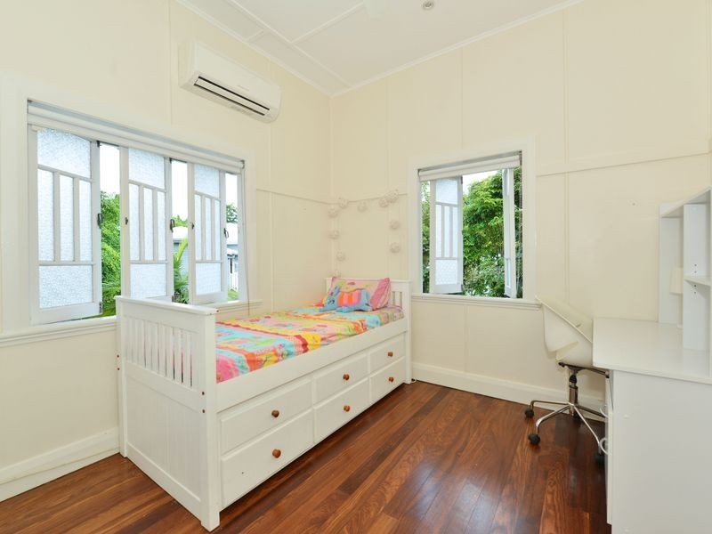 5B Fulton Close, Whitfield QLD 4870