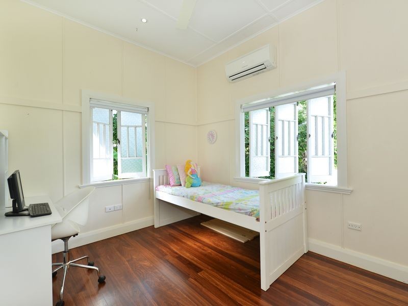 5B Fulton Close, Whitfield QLD 4870