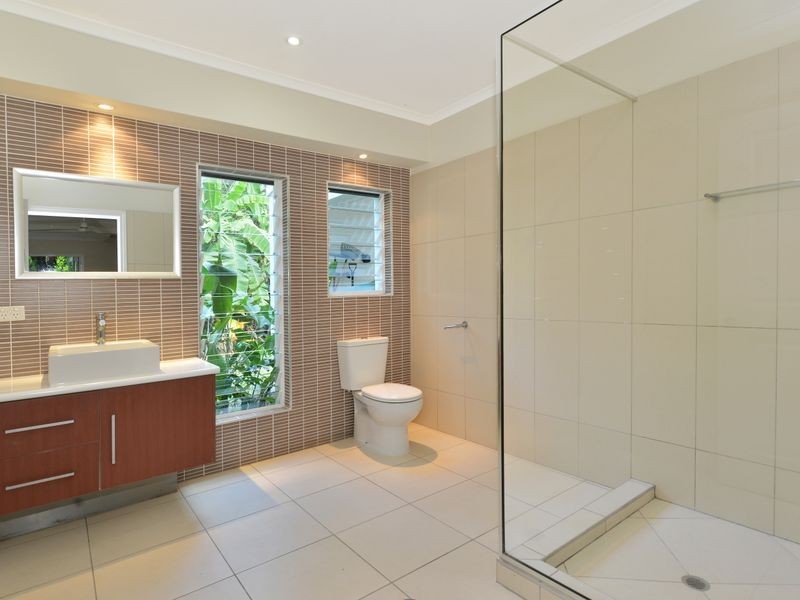 5B Fulton Close, Whitfield QLD 4870