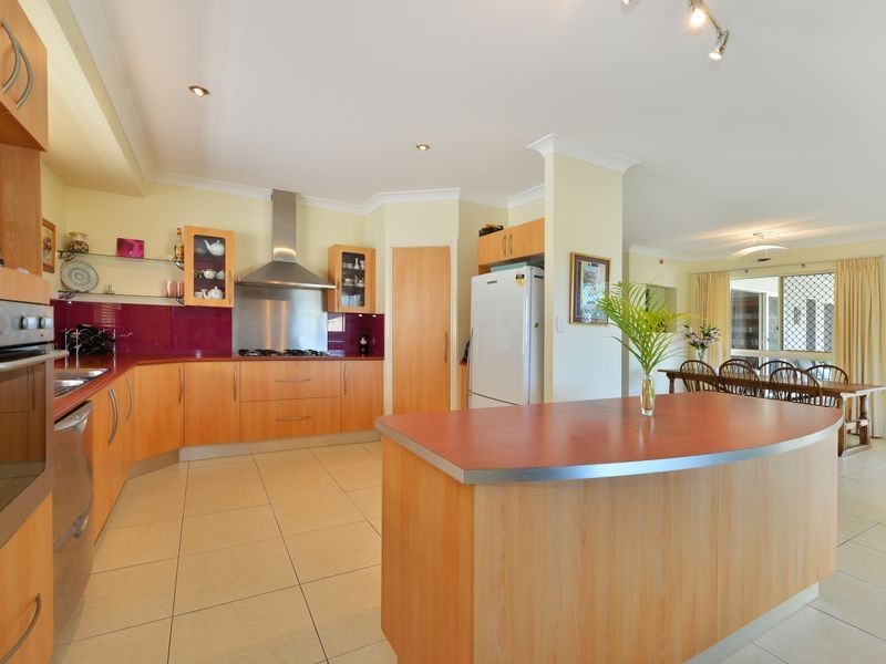 24 Pilosa Street, Redlynch QLD 4870