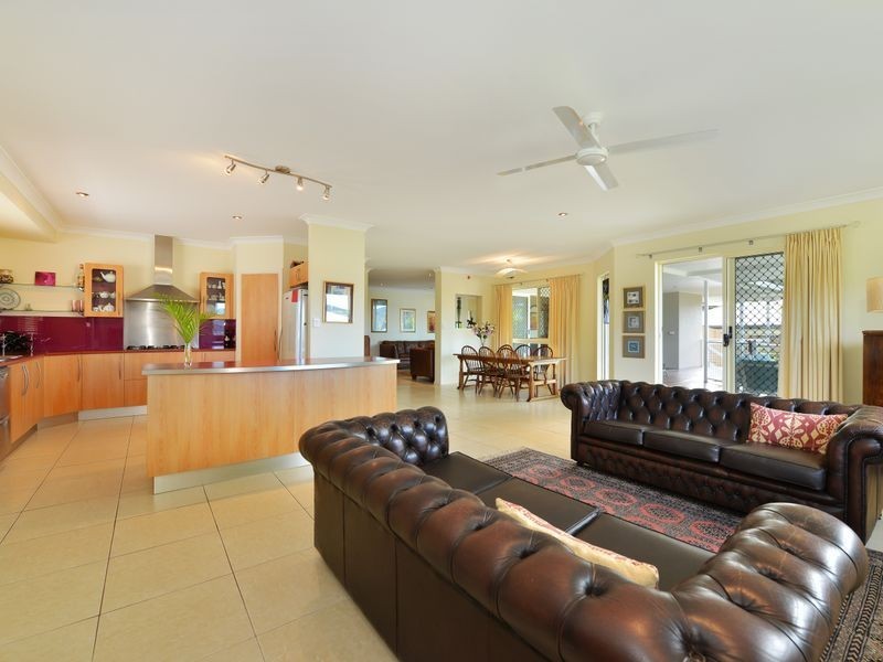24 Pilosa Street, Redlynch QLD 4870