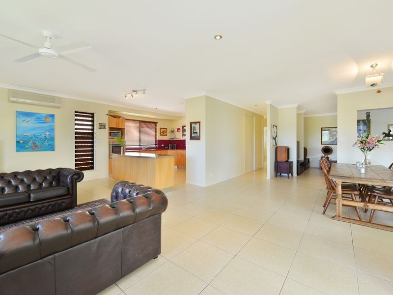 24 Pilosa Street, Redlynch QLD 4870