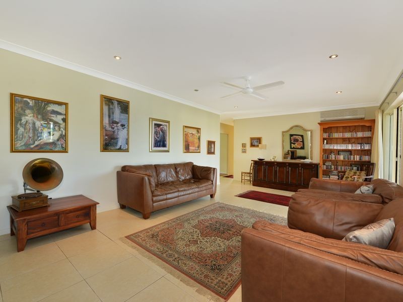 24 Pilosa Street, Redlynch QLD 4870