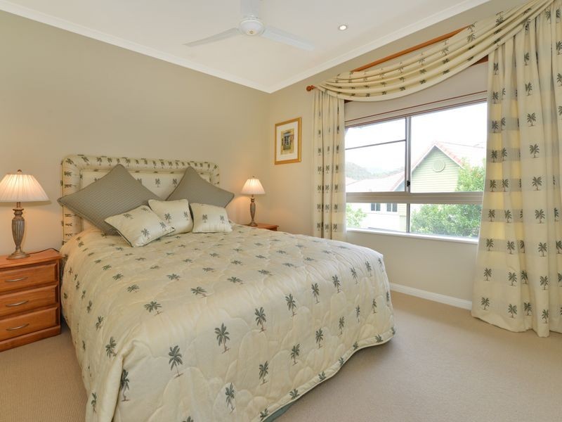 1526/2 Greenslopes Street, Cairns North QLD 4870