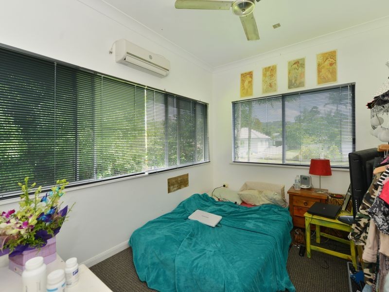 1 Hudson Street, Whitfield QLD 4870