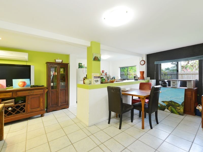 1 Hudson Street, Whitfield QLD 4870