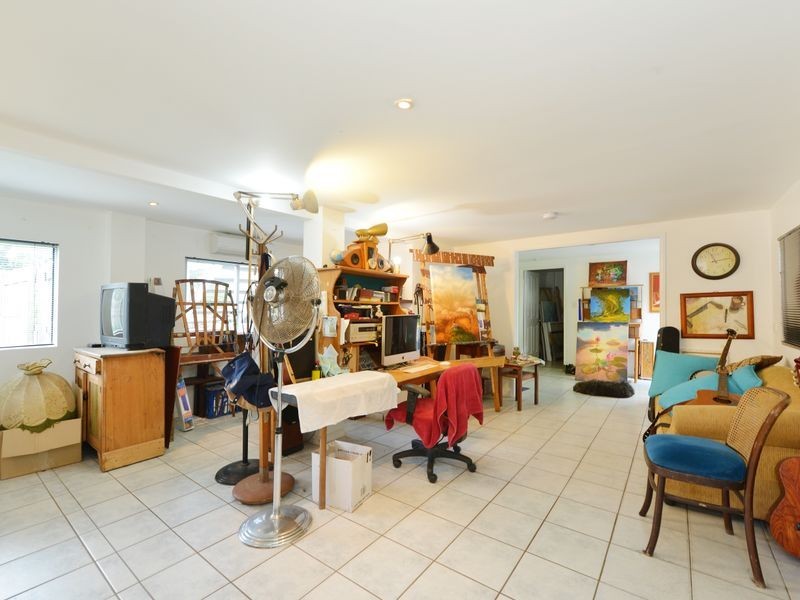 1 Hudson Street, Whitfield QLD 4870