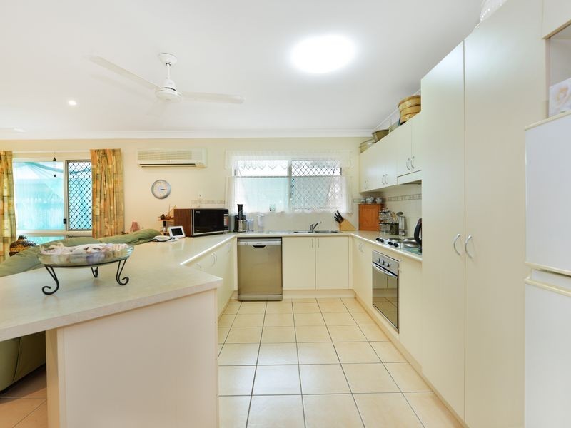 9 Chesterfield Close, Brinsmead QLD 4870