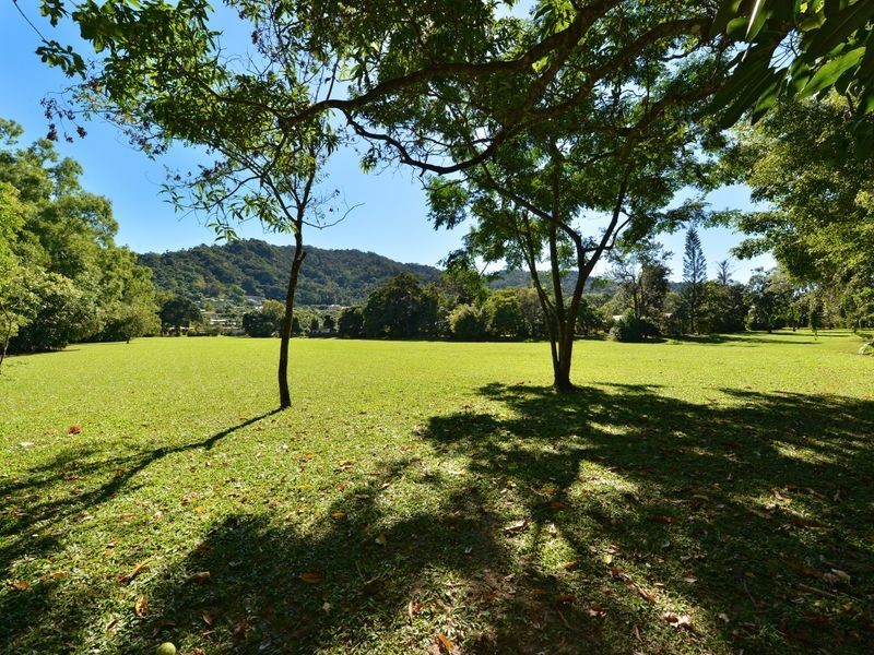1/12 Murchison Street, Whitfield QLD 4870