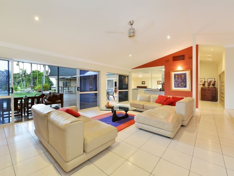 179 Hillview Crescent, Whitfield QLD 4870