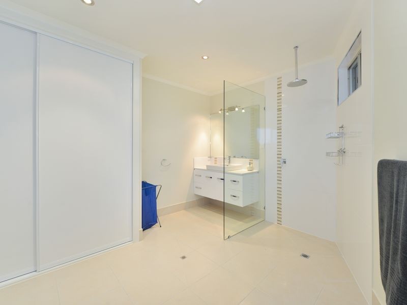 179 Hillview Crescent, Whitfield QLD 4870