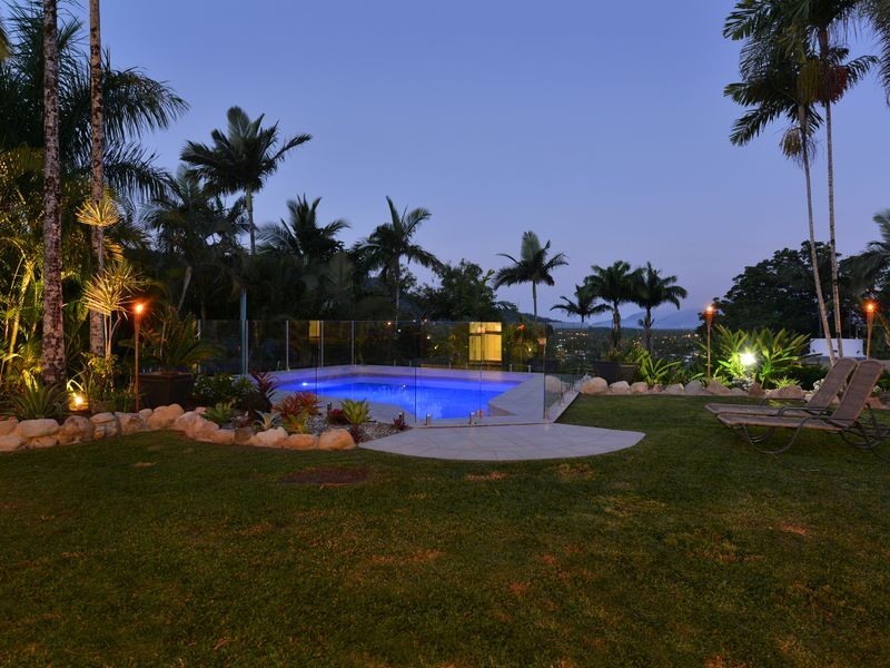 179 Hillview Crescent, Whitfield QLD 4870