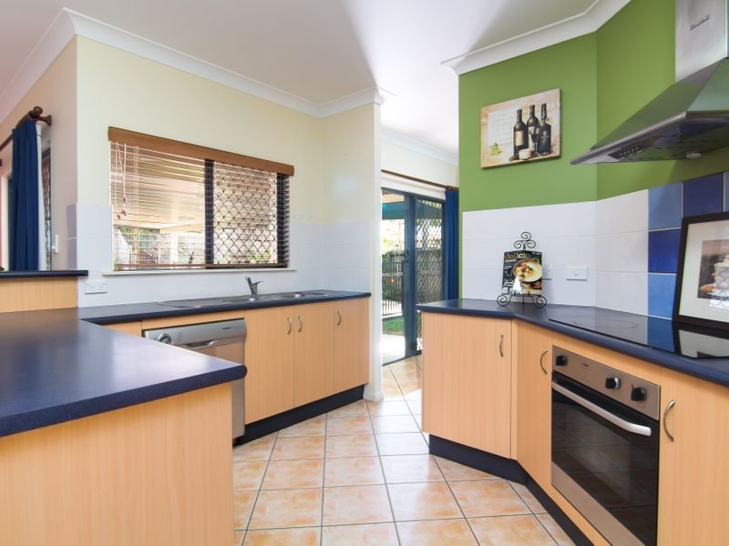 2 Goodhew Close, Bentley Park QLD 4869