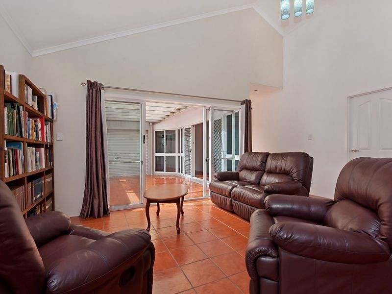 4 Silky Oak Court, Mooroobool QLD 4870