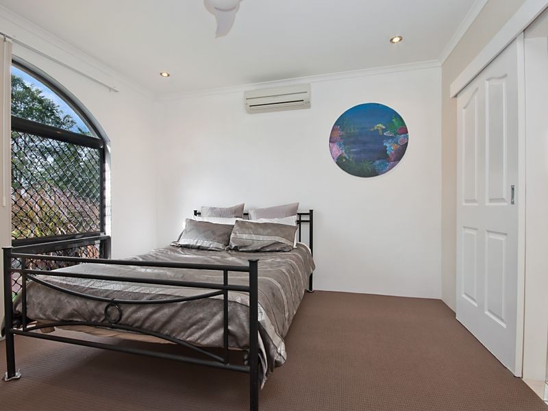 4 Silky Oak Court, Mooroobool QLD 4870