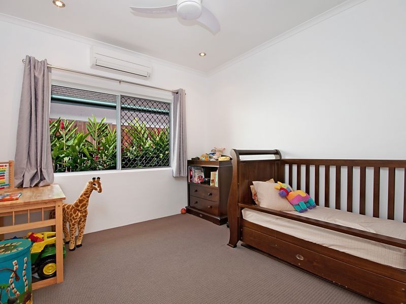 4 Silky Oak Court, Mooroobool QLD 4870