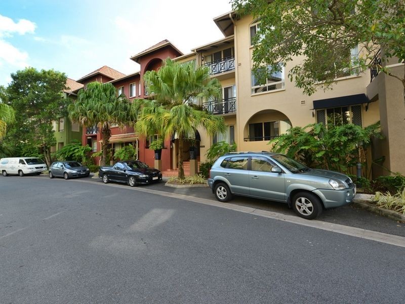 1620/2 Greenslopes Street, Cairns North QLD 4870