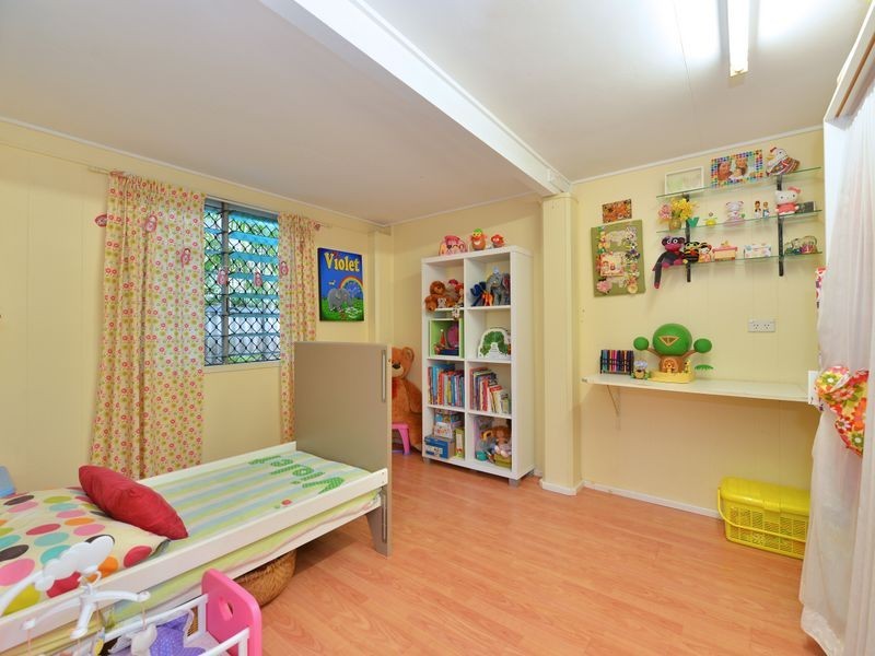 22 Headrick Street, Manunda QLD 4870