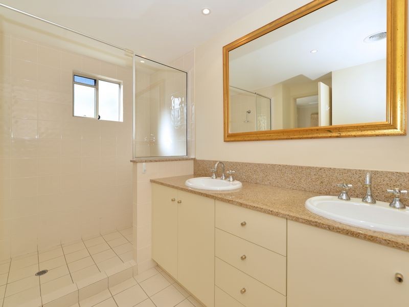 1312/2 Greenslopes Street, Cairns North QLD 4870