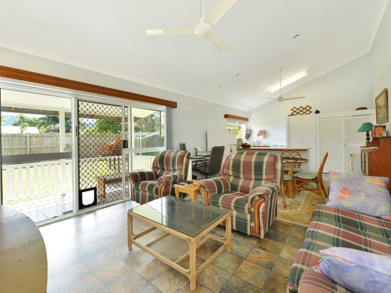 2/24 Ireland Crescent, Whitfield QLD 4870