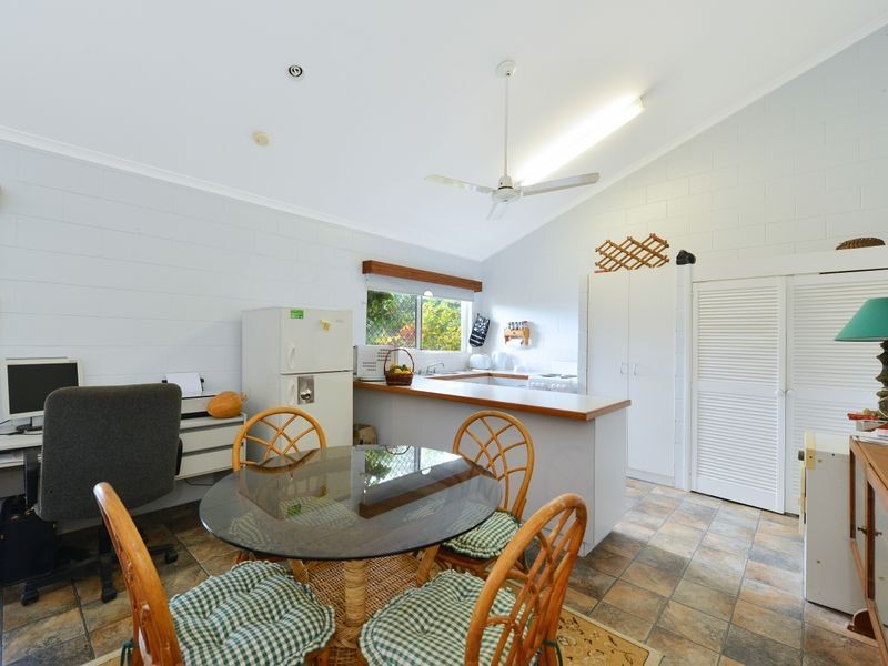 2/24 Ireland Crescent, Whitfield QLD 4870