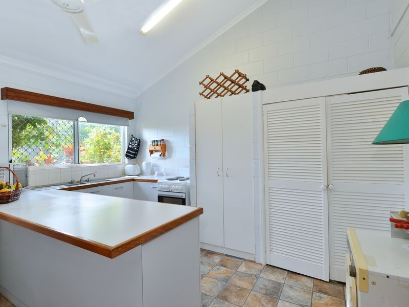 2/24 Ireland Crescent, Whitfield QLD 4870