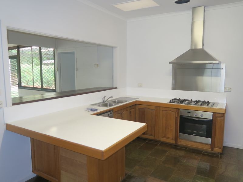 85 Machans Beach Road, Machans Beach QLD 4878