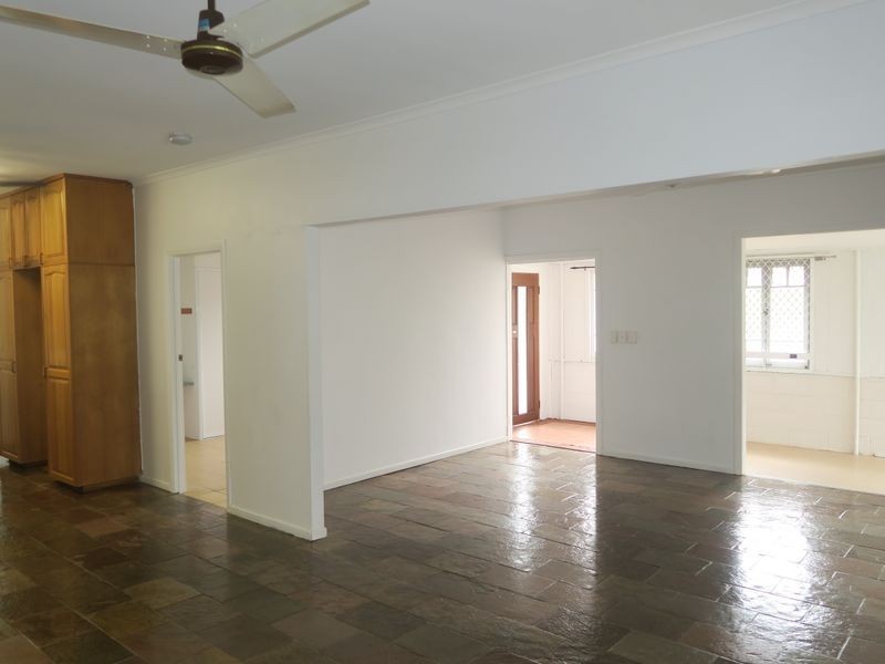 85 Machans Beach Road, Machans Beach QLD 4878