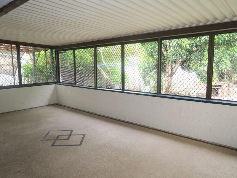 85 Machans Beach Road, Machans Beach QLD 4878