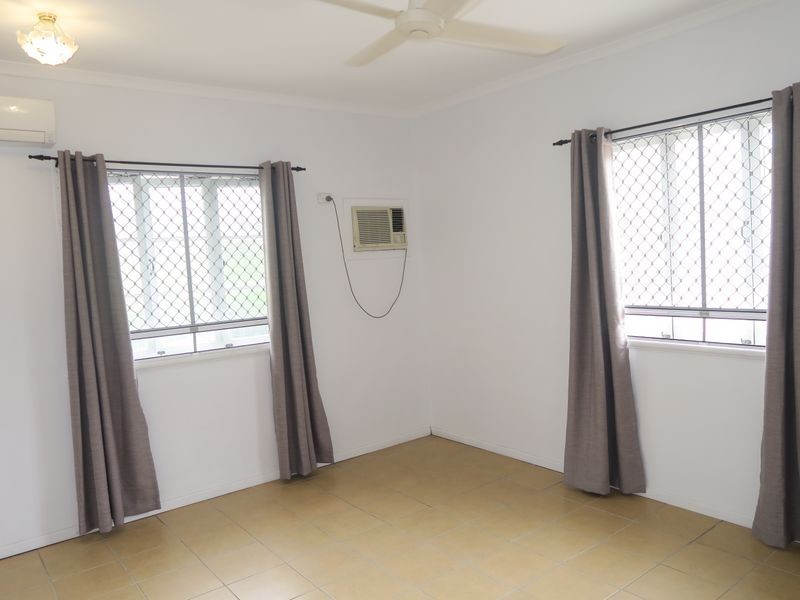 85 Machans Beach Road, Machans Beach QLD 4878