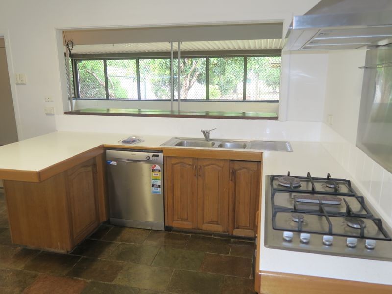 85 Machans Beach Road, Machans Beach QLD 4878