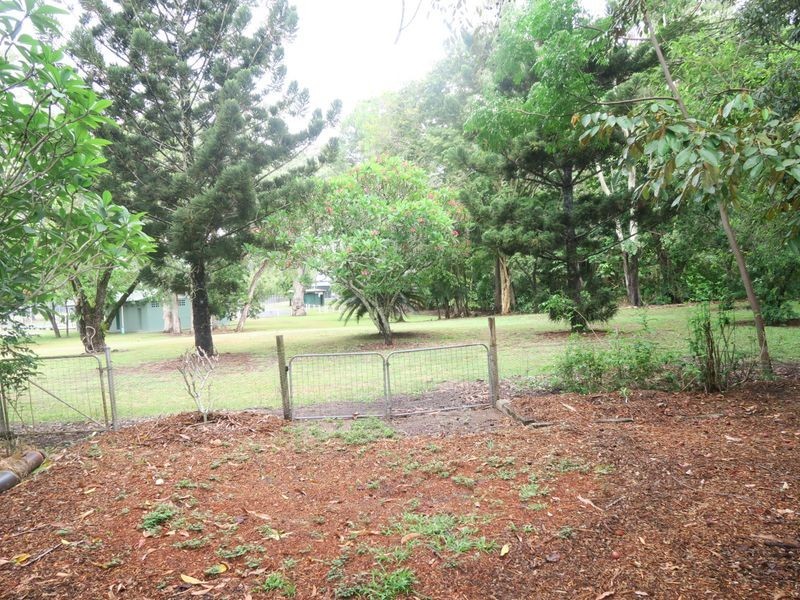 85 Machans Beach Road, Machans Beach QLD 4878