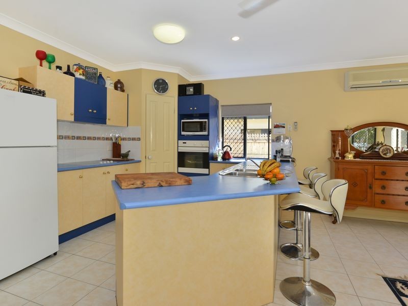 8 Chapel Close, Brinsmead QLD 4870