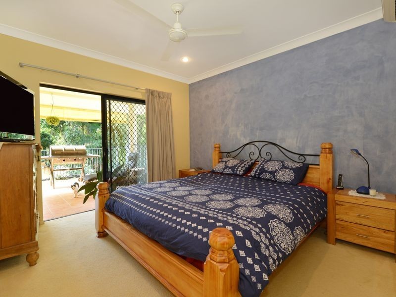 8 Chapel Close, Brinsmead QLD 4870