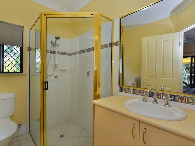 8 Chapel Close, Brinsmead QLD 4870