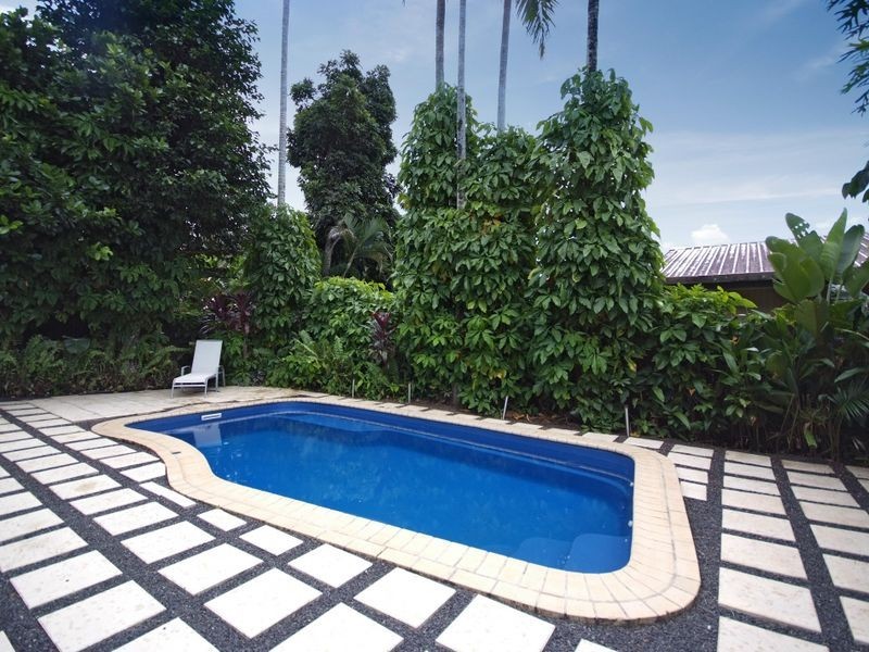 16 Di Savia Close, Whitfield QLD 4870
