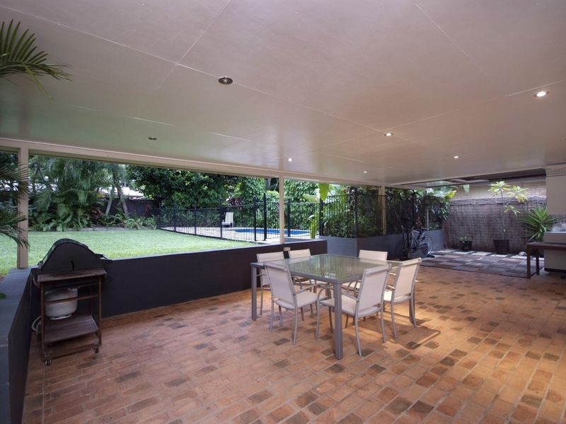 16 Di Savia Close, Whitfield QLD 4870