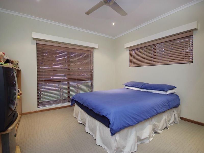 16 Di Savia Close, Whitfield QLD 4870